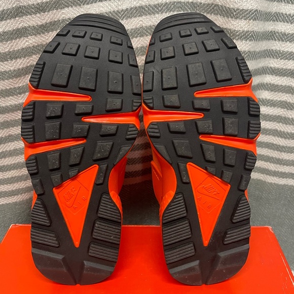 Nike Air NIB Huarache "Rush Orange/Black" Shoes Size 6 - Picture 3 of 5